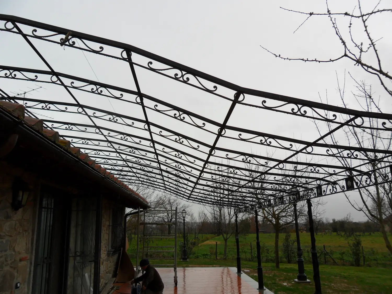 Pergola, tettoia o recinzione in ferro (foto 25)