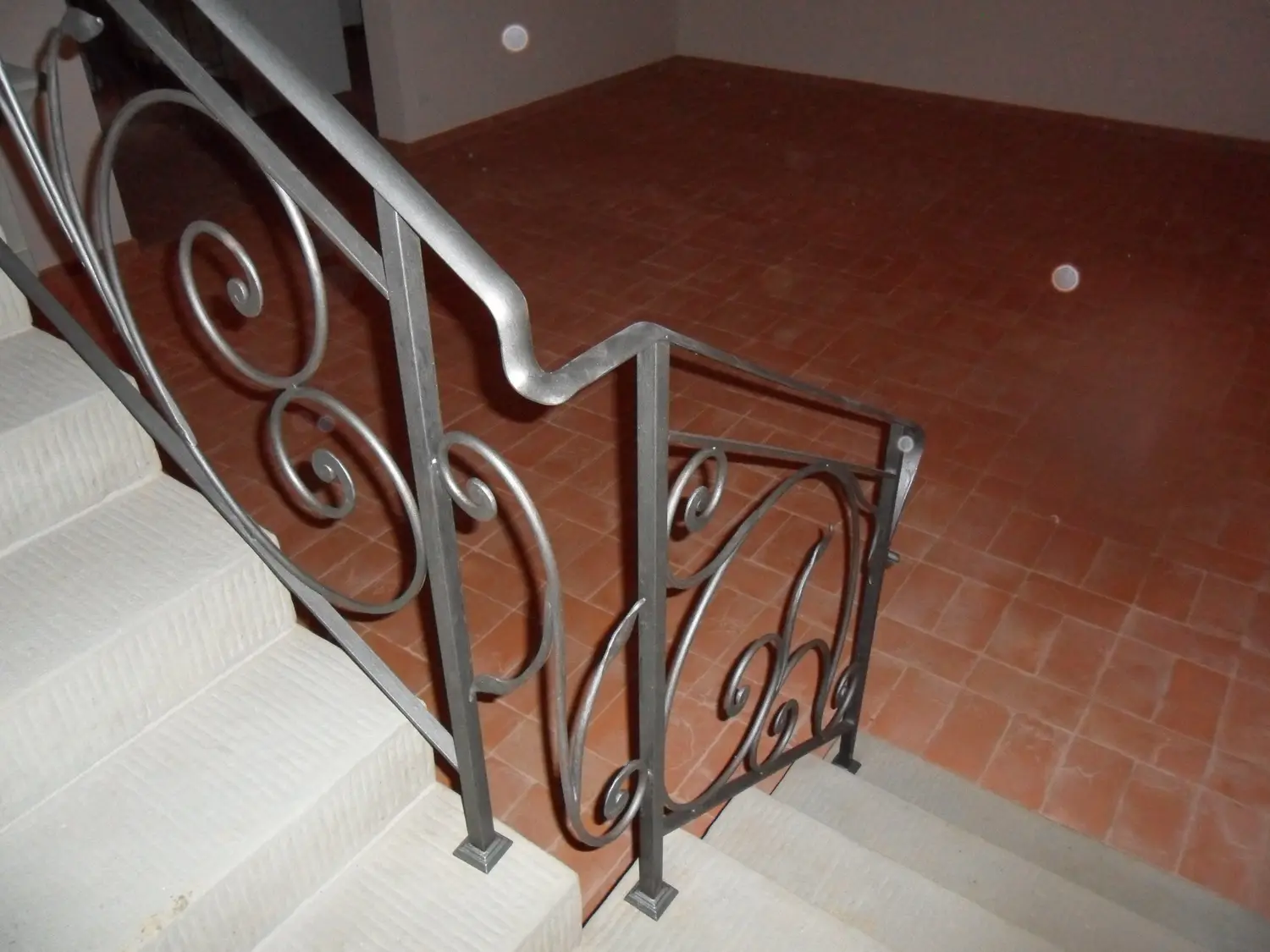 Scala o ringhiera in ferro battuto (foto 32)