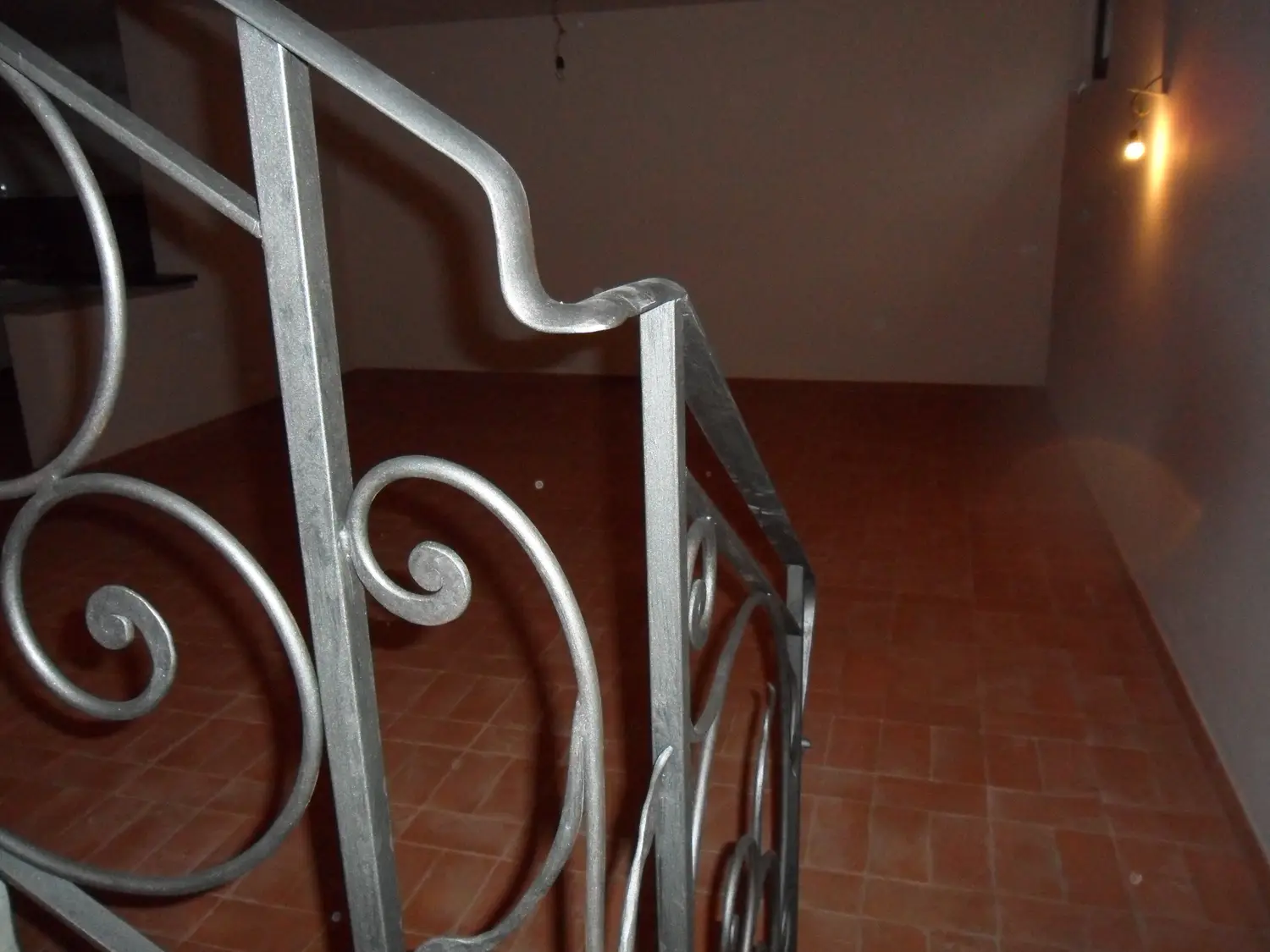 Scala o ringhiera in ferro battuto (foto 33)