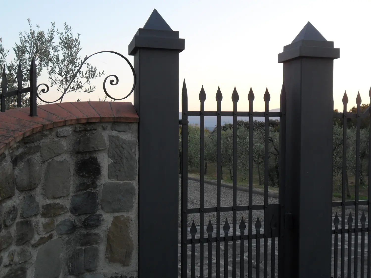 Pergola, tettoia o recinzione in ferro (foto 47)