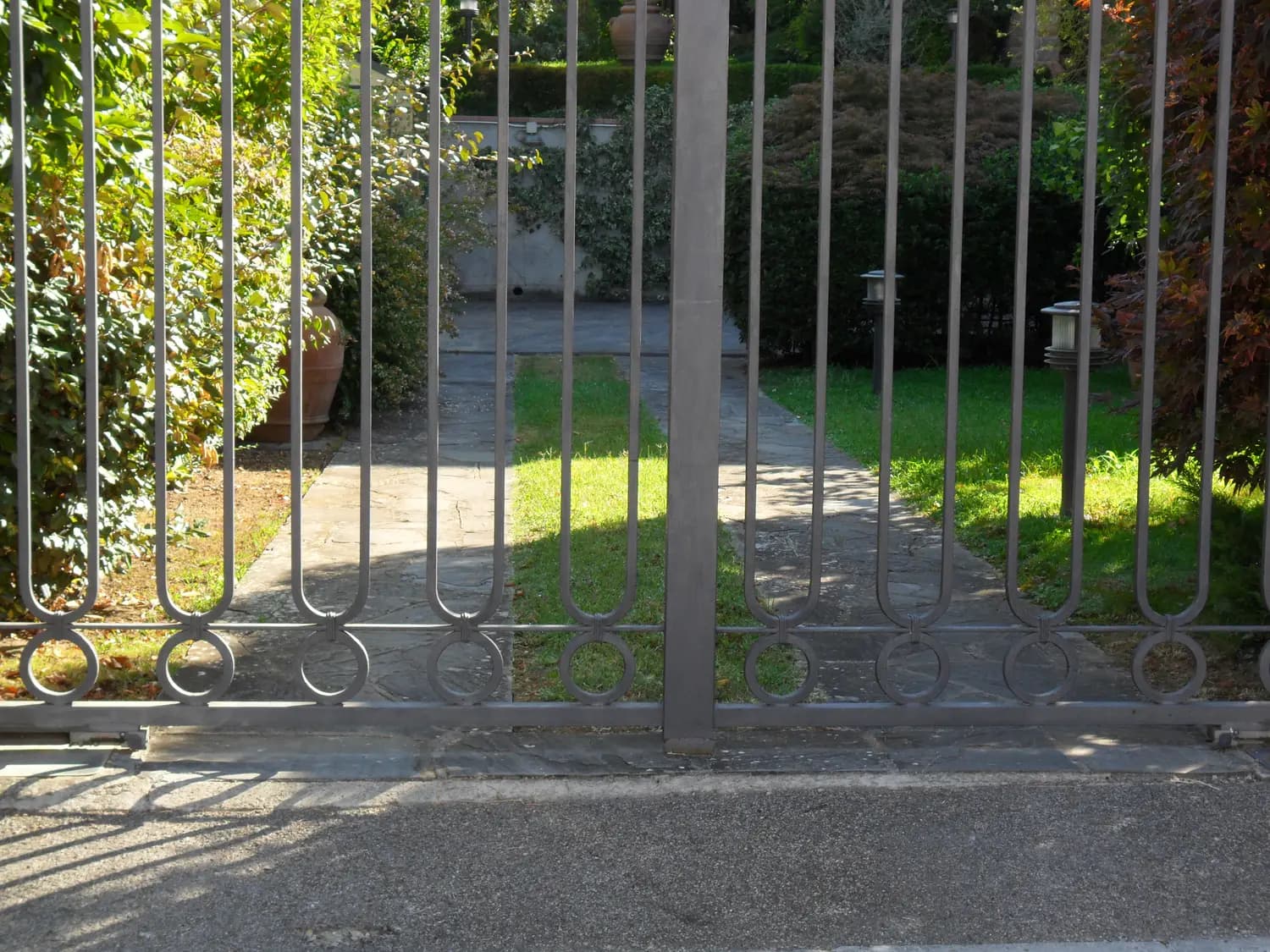 Cancello in ferro realizzato da Alamanni Fabbro (foto 65)